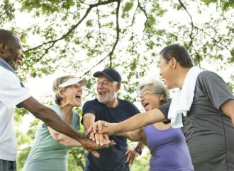 TIP MEMILIH SEPATU YANG TEPAT UNTUK LANSIA