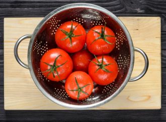 10 Bahan Makanan Kaya Manfaat bagi Lansia