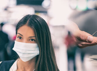 AMANKAH BEPERGIAN BAGI LANSIA DI MASA PANDEMI?