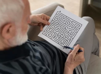 6 CARA MENJAGA OTAK TETAP TAJAM SEIRING USIA BERTAMBAH