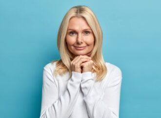 FACIAL ENERGI CIPTAKAN WAJAH GLOWING LANSIA