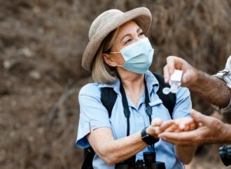 TIP TRAVELING BAGI LANSIA DI NEW NORMAL