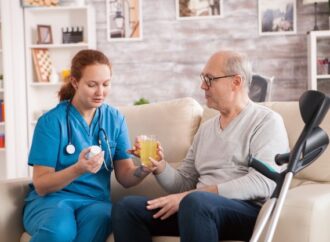 TIP BERKOMUNIKASI DENGAN LANSIA