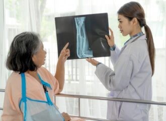 TIP KONSULTASI DENGAN DOKTER KETIKA LANSIA MEMILIKI BERAGAM PENYAKIT