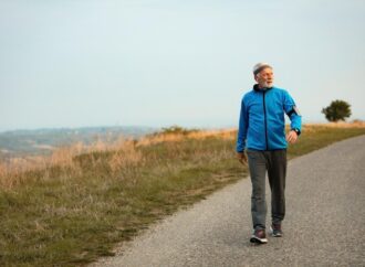 BERAKTIVITAS DI ALAM BEBAS, TINGKATKAN KESEHATAN USIA 60 -AN