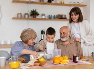 DO N DON’T MENGUNJUNGI LANSIA DENGAN DEMENSIA