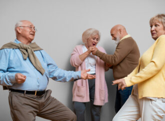 MANFAAT PERSAHABATAN UNTUK KESEHATAN LANSIA