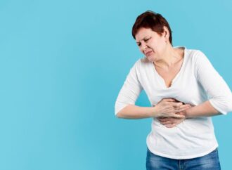 GEJALA NYERI DADA TIDAK SELALU MENYERTAI SERANGAN JANTUNG PADA WANITA