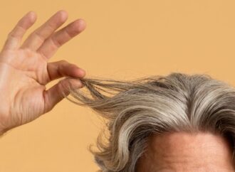 MENGAPA RAMBUT BERUBAN? INILAH 6 FAKTOR PENYEBABNYA