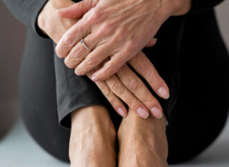 7 CARA MERAWAT KAKI USIA 60 TAHUN