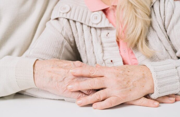 APA YANG TERJADI PADA USIA 60-AN? (1)