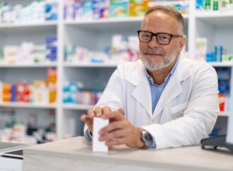 LANSIA AGAR MEWASPADAI PENGGUNAAN OBAT BEBAS