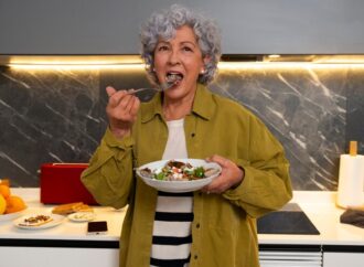 Cara Lain MENINGKATKAN NAFSU MAKAN pada Lansia