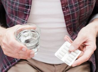 Penggunaan PARASETAMOL Secara Rutin pada Lansia Dapat Menyebabkan TUKAK LAMBUNG, GAGAL JANTUNG, HIPERTENSI, dan GINJAL KRONIS