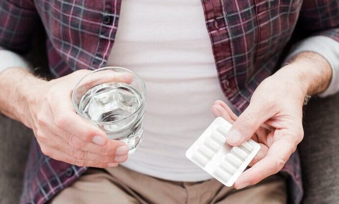 Penggunaan PARASETAMOL Secara Rutin pada Lansia Dapat Menyebabkan TUKAK LAMBUNG, GAGAL JANTUNG, HIPERTENSI, dan GINJAL KRONIS