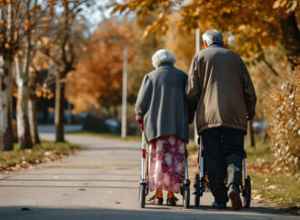 5 CARA MENJAGA POLA HIDUP SEHAT PADA LANSIA
