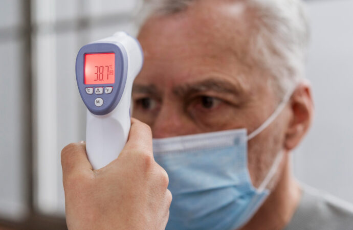 COVID-19 BELUM BERAKHIR: Cermati Gejalanya