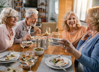 MENUA DENGAN SEHAT, Begini Kata Pakar