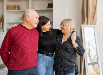 SUKSES MENJADI PENGASUH LANSIA JARAK JAUH