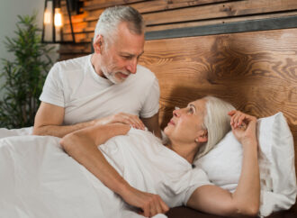 Kesehatan Seksual di Usia Senja: TIPS MENJAGA KEINTIMAN