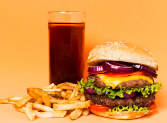 Waspadai Makanan dan Minuman Ini, BISA BIKIN CEPAT TUA