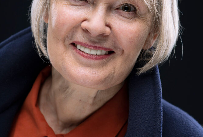 POTONGAN RAMBUT LANSIA AGAR TETAP TAMPIL SEGAR