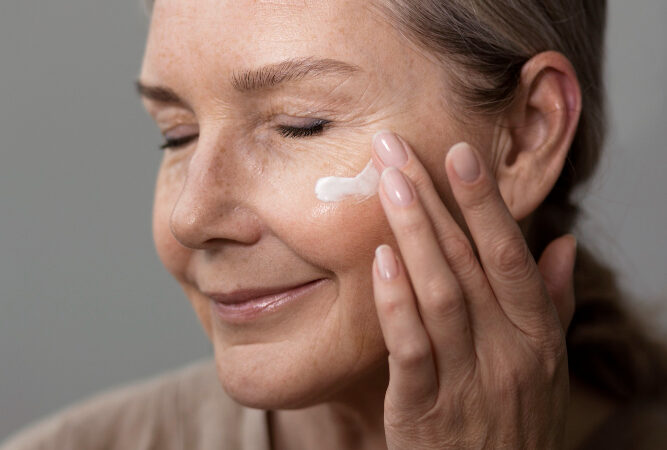 PERAWATAN KULIT UNTUK LANSIA AGAR TETAP SEHAT DAN SEGAR