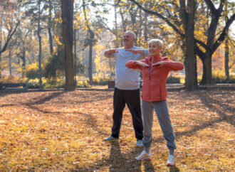 JALAN KAKI YANG SEHAT UNTUK 60+