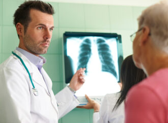 APA YANG TERJADI PADA PARU-PARU SEIRING BERTAMBAHNYA USIA?