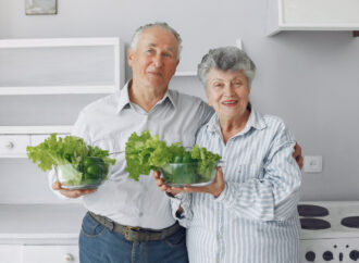 Menjadi Vegan Setelah Usia 50, Waspadai Kekurangan Gizi